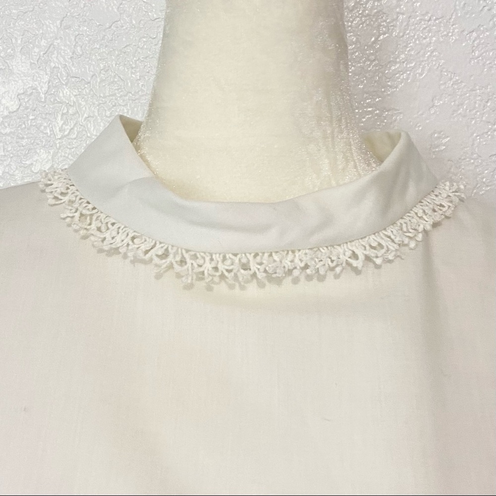 Vintage 60s 70s collared white blouse. - Picture 7 of 11